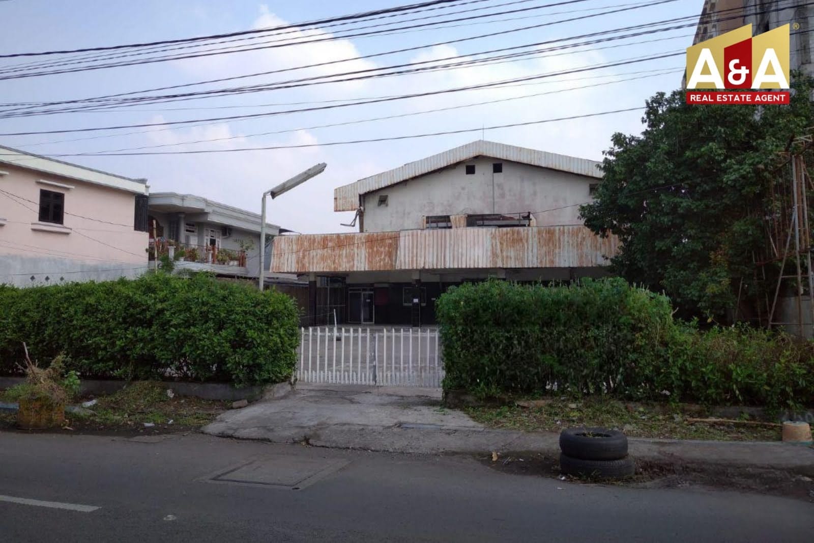 Dijual Gedung Bekas Bioskop Rungkut Menanggal Surabaya Timur - Image 1