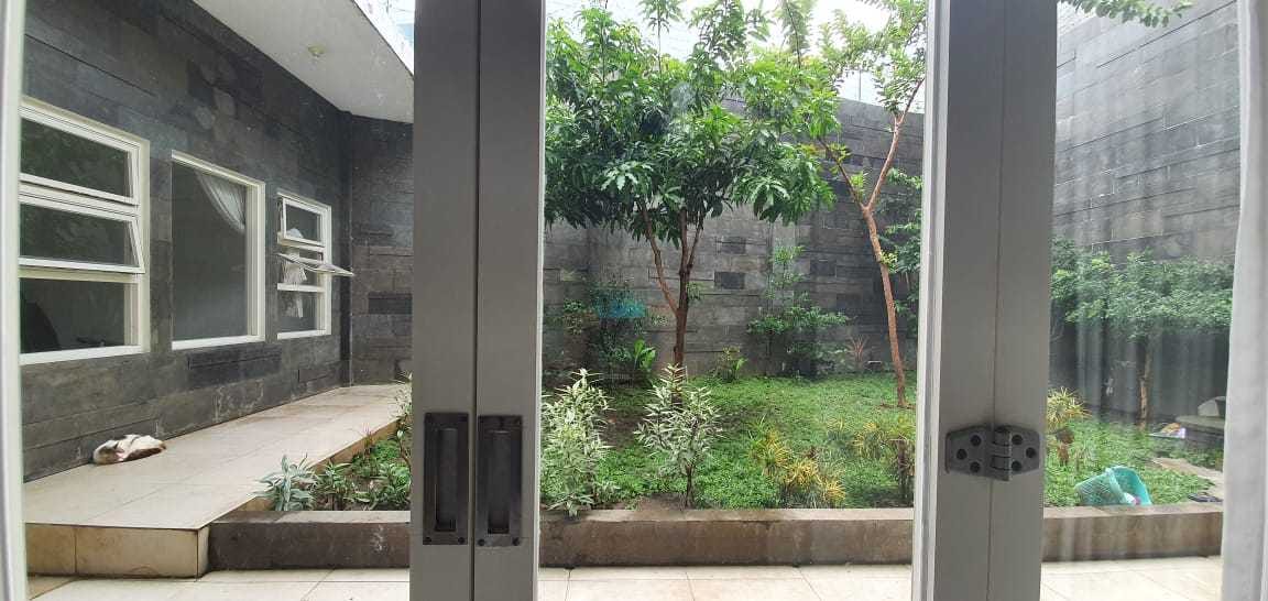Dijual Rumah Modern Minimalis Gayungsari Wilayah Surabaya Selatan - Thumbnail 3