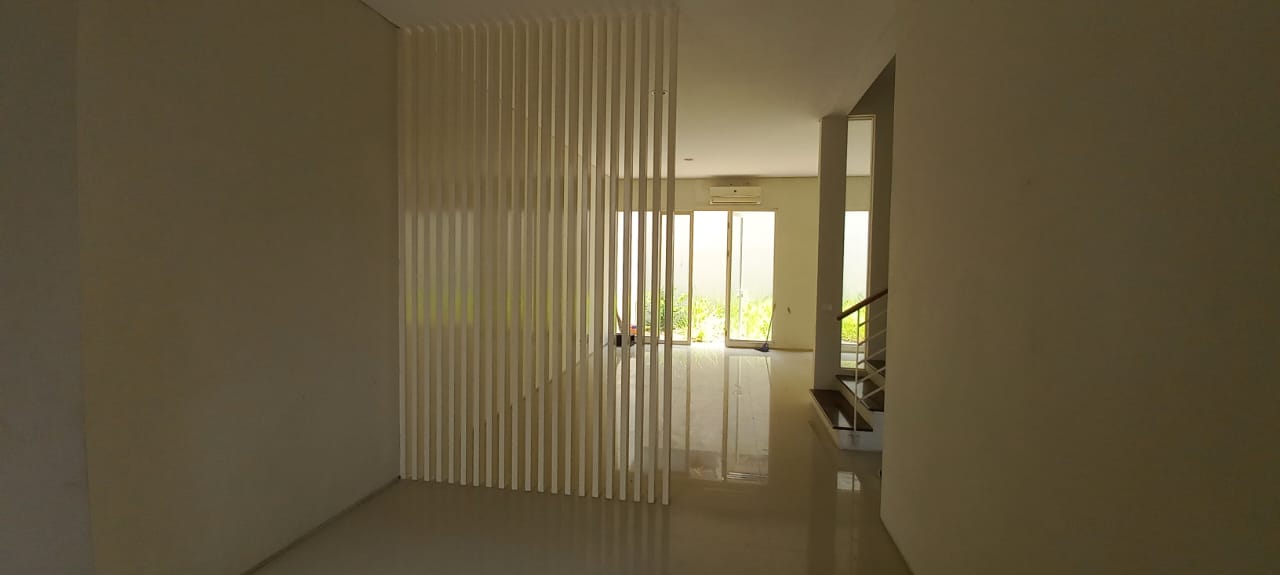 Disewakan Rumah Bagus Citraland Surabaya Barat - Thumbnail 4