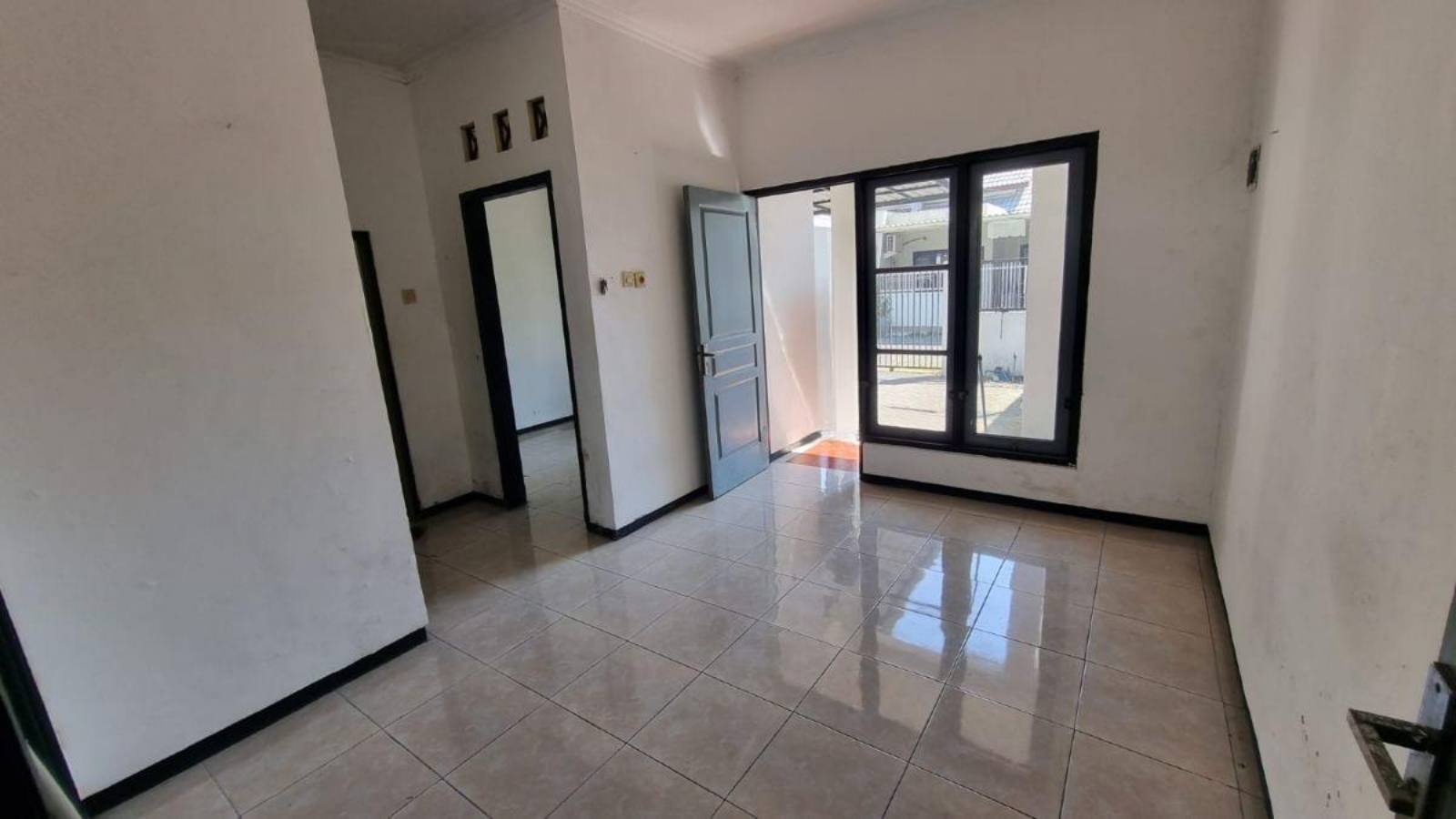 Dijual/disewakan Rumah Siap Huni Lokasi Strategis Puri Citra Rungkut Surabaya Timur - Thumbnail 4