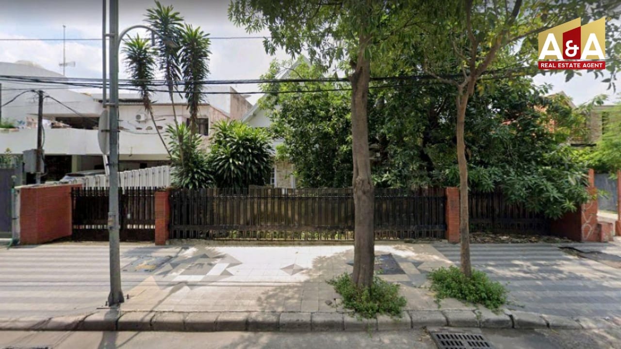 Dijual Rumah Tengah Kota di Jalan Dr Soetomo Surabaya Pusat - Image 1