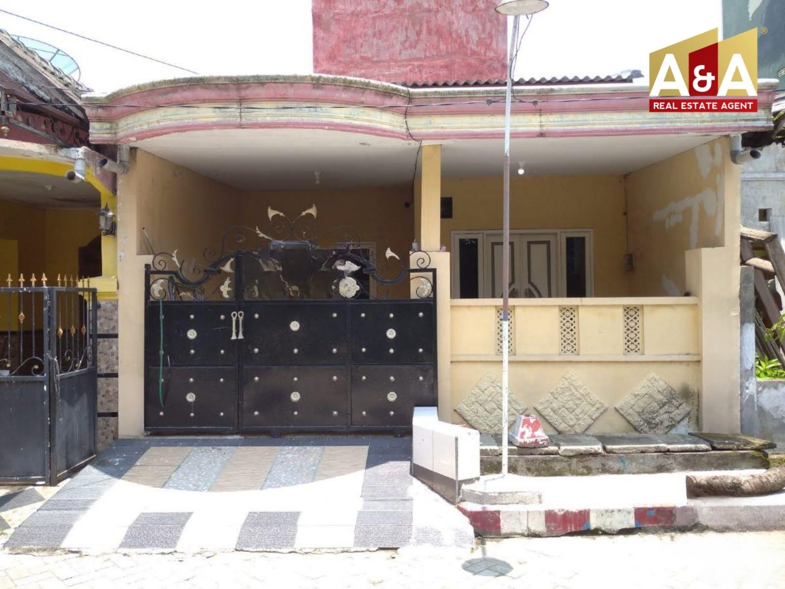 Disewakan Rumah Perum Graha Suryanata Surabaya Barat - Image 1