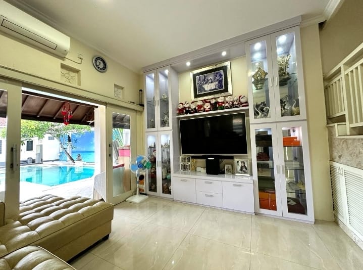 Dijual Rumah Elit Semi Villa Wilayah Nusa Dua Bali - Image 1