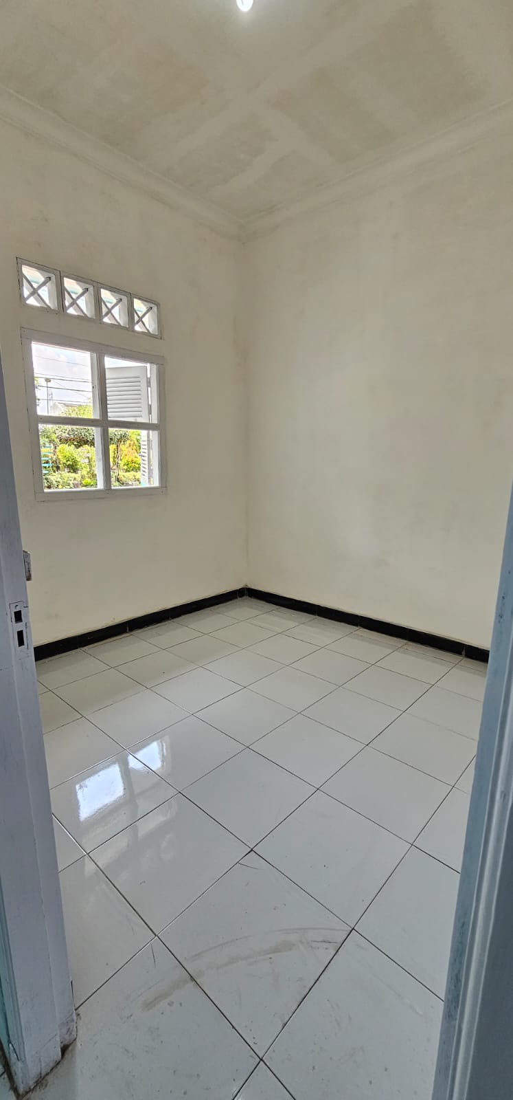 Dijual Rumah Perum Graha Suryanata Surabaya Barat - Thumbnail 4