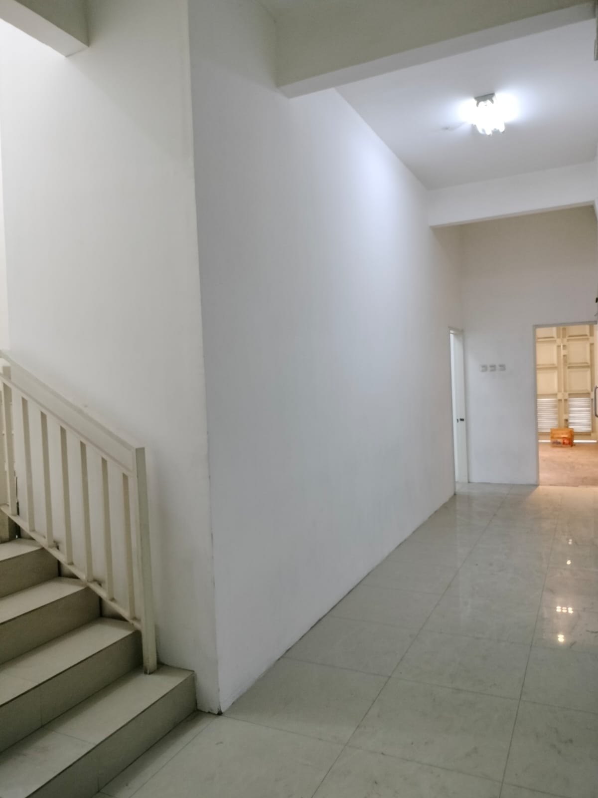 Disewakan Ruko Siap Huni Lokasi Strategis di Rungkut Madya Surabaya Timur - Thumbnail 4