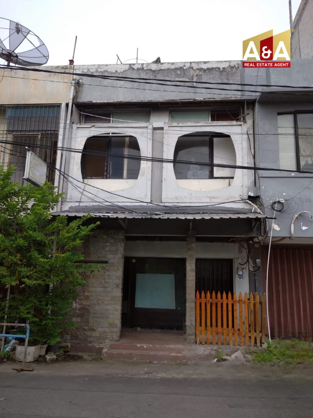 Disewakan Ruko Darmo Park 1 Surabaya Barat, Lokasi Strategis - Image 1