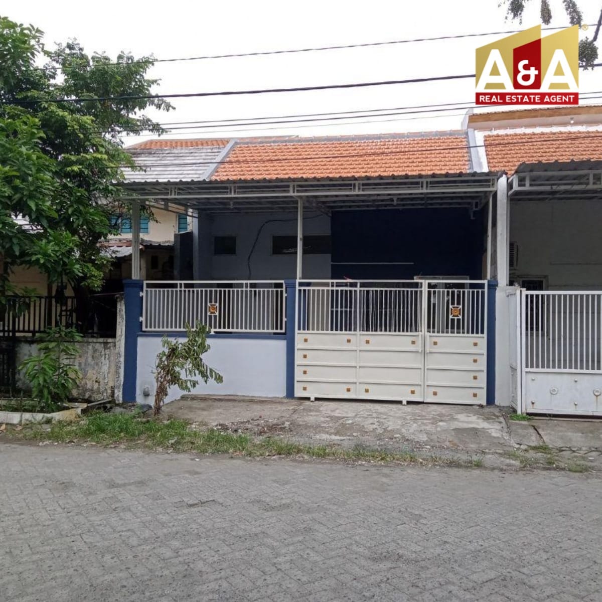 Dijual Rumah Strategis Perum Graha Suryanata Surabaya Barat - Image 1