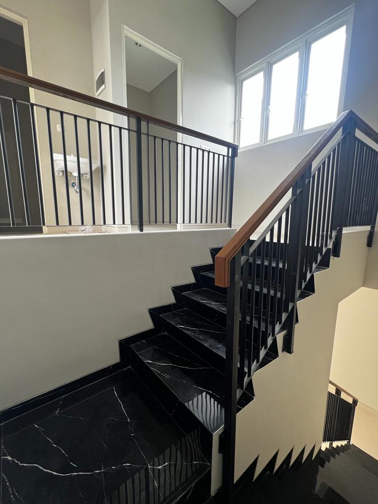 Dijual Rumah Modern Minimalis Sukolilo Wilayah Surabaya Timur - Image 1