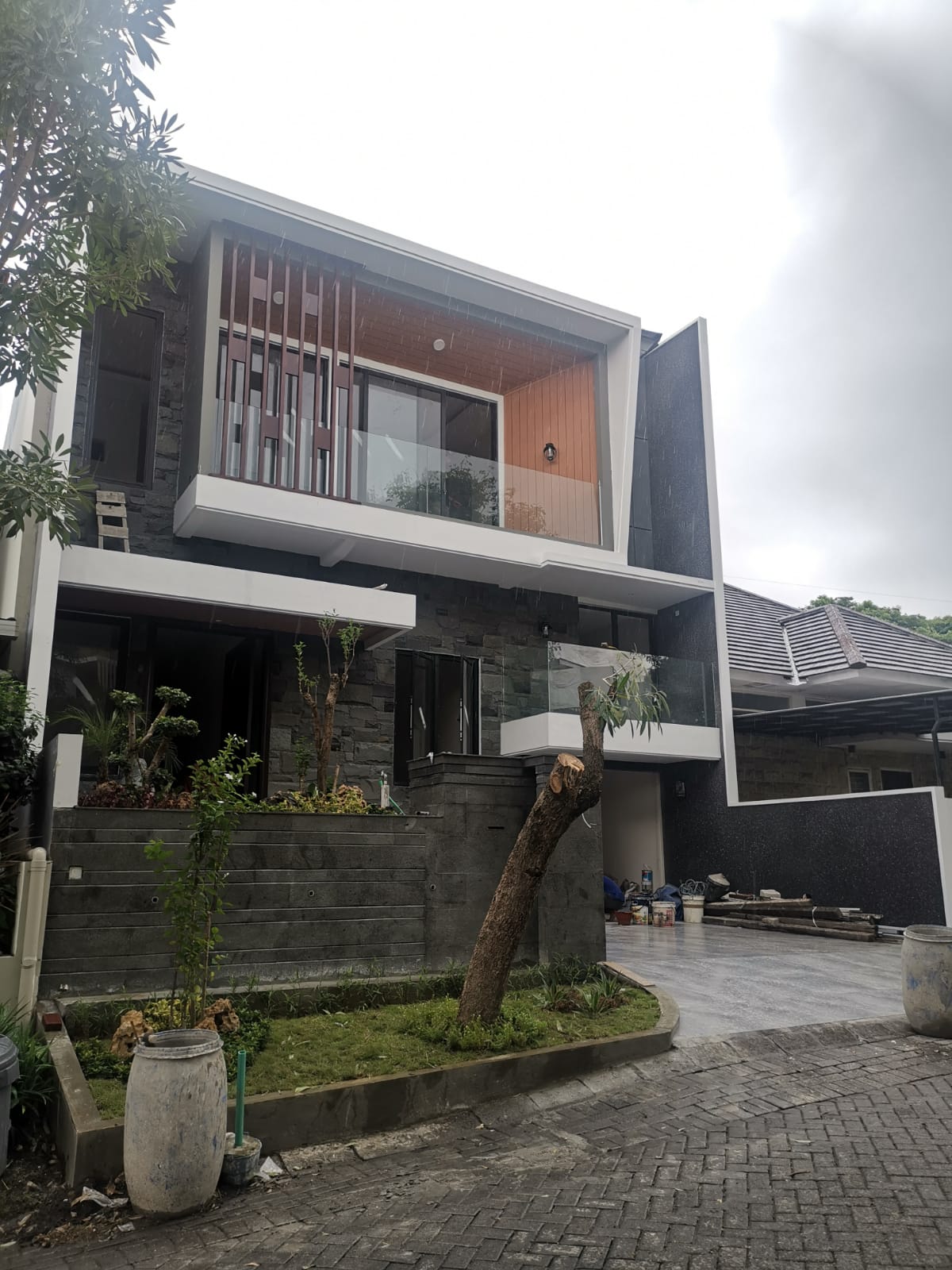 Dijual Rumah Baru Minimalis Split Level Citraland Utama Surabaya Barat - Image 1