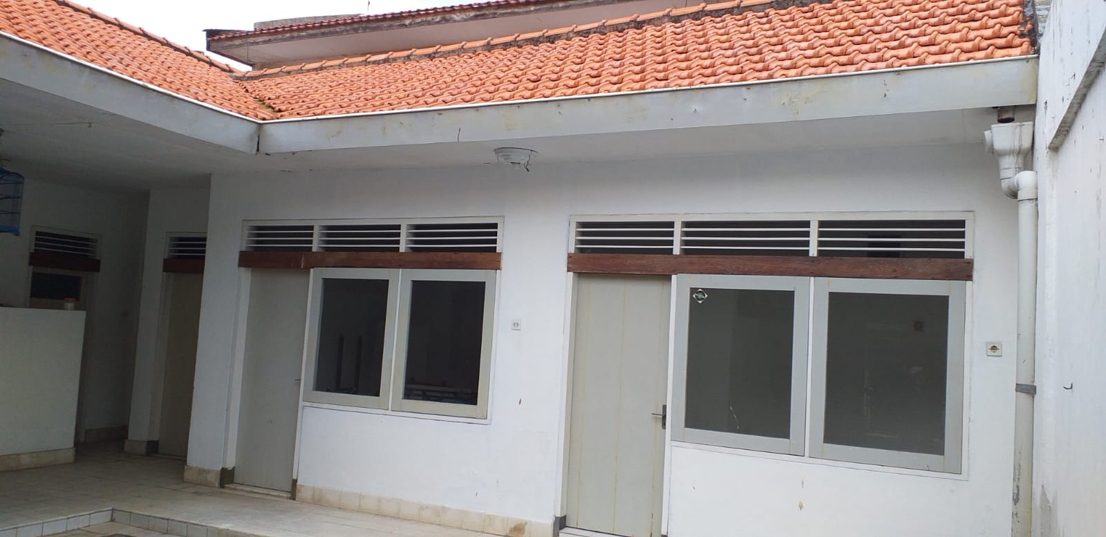 Dijual Rumah Mewah Strategis di Ngagel Jaya Tengah Surabaya Timur - Thumbnail 4