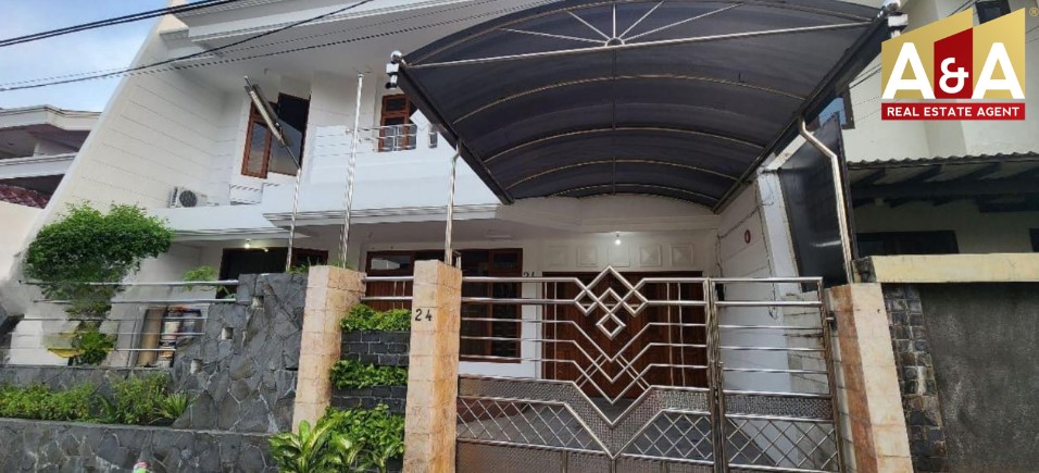 Dijual Rumah Strategis Manyar Kartika Surabaya Timur - Image 1