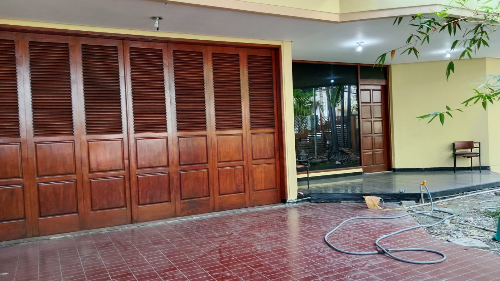 Disewakan Rumah Mewah Strategis dan Siap Huni di Dharmahusada Permai Surabaya Timur - Thumbnail 2