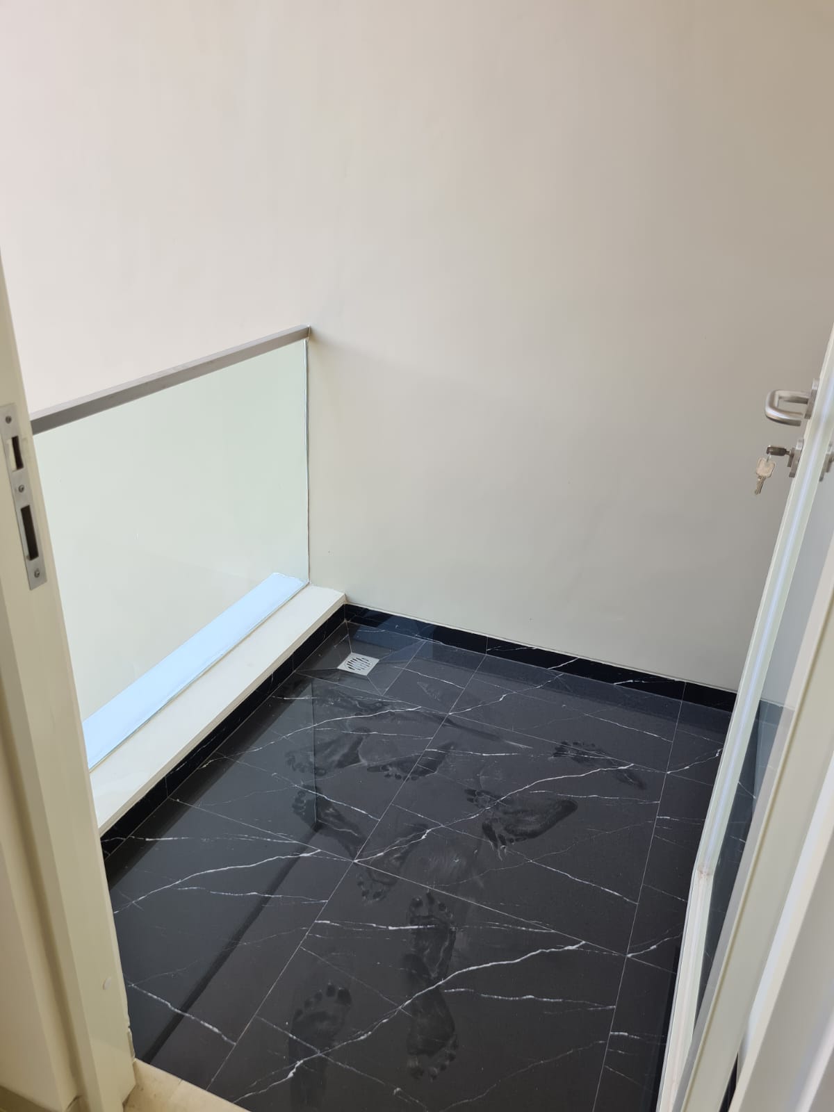 Dijual Rumah Siap Huni dan Strategis di Nginden Intan Timur Surabaya Timur - Thumbnail 4