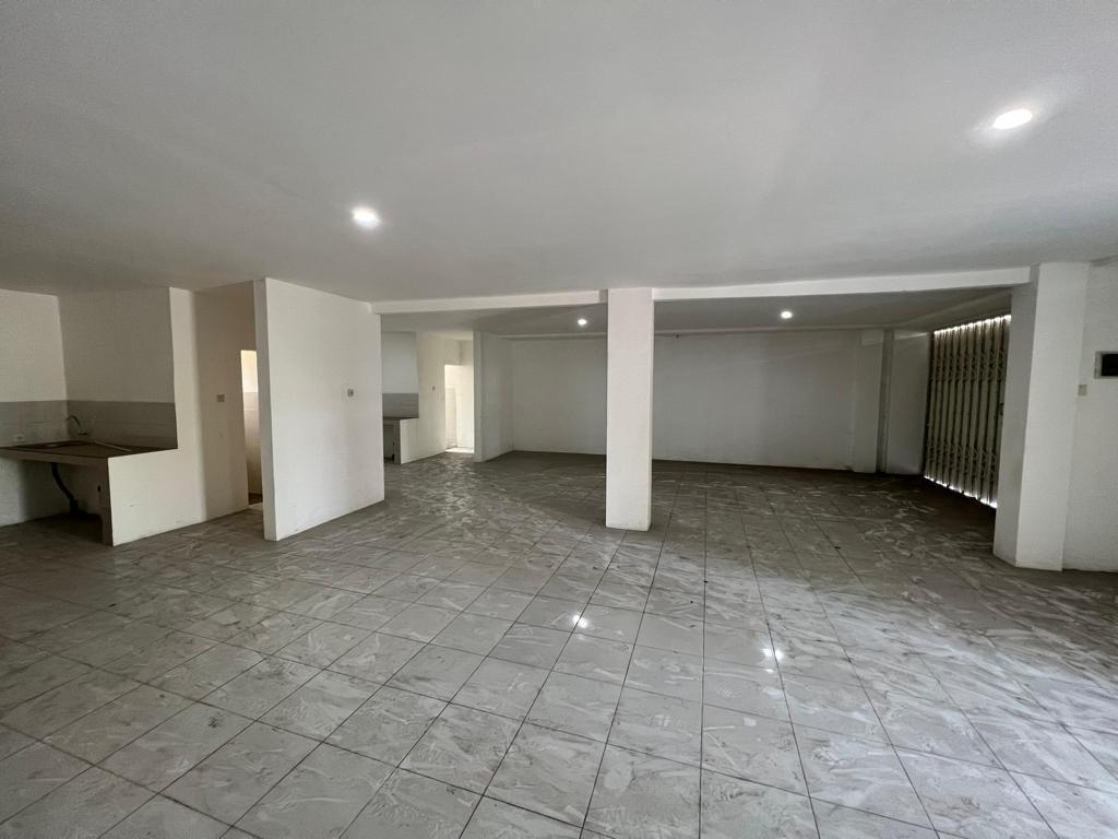 Disewakan Toko 2 Jejer Strategis Hrm Mongundiprojo - Image 1