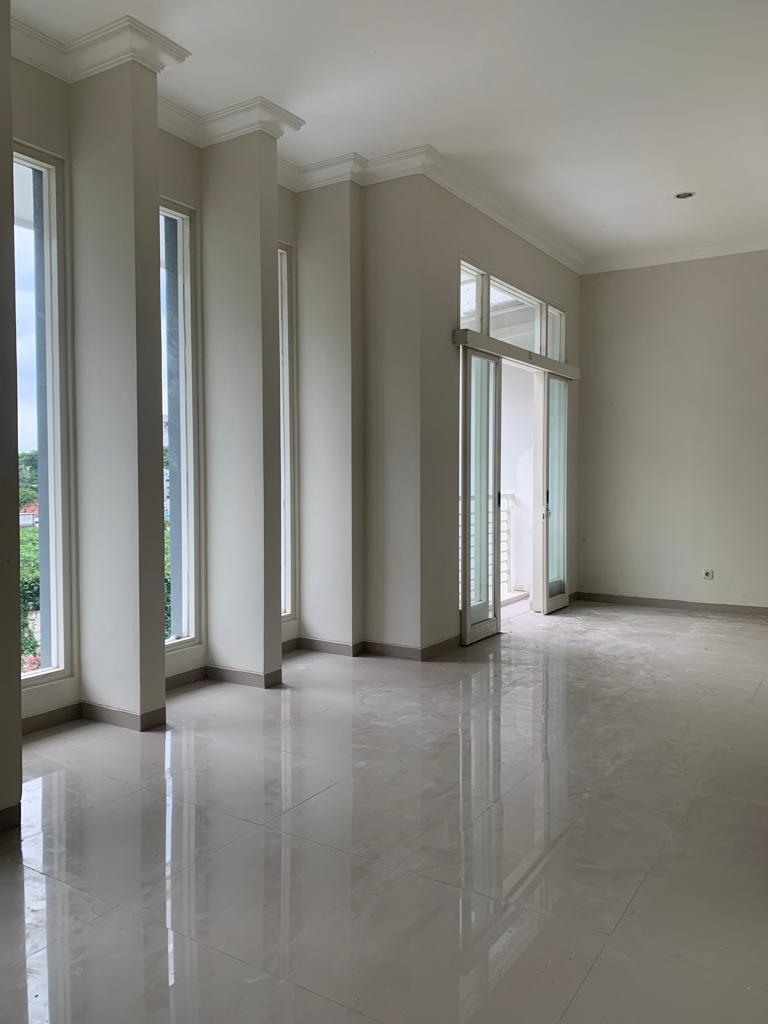 Dijual Cepat Rumah Siap Huni di Taman Puspa Raya Citraland Surabaya Barat - Image 1