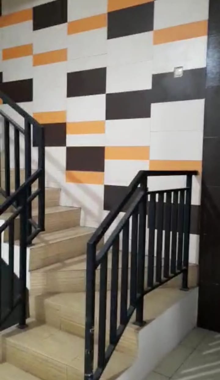 Dijual Rumah Nyaman Strategis Perum Semolowaru Wilayah Surabaya Timur - Image 1