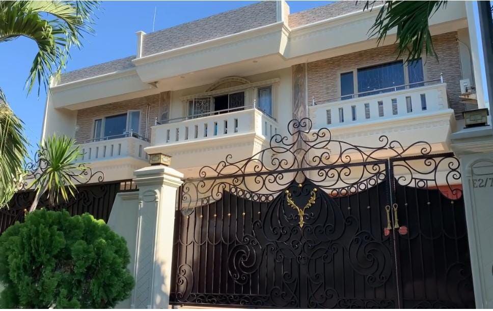 Dijual Rumah Mewah Terawat di PIK Wilayah Jakarta Utara - Thumbnail 3