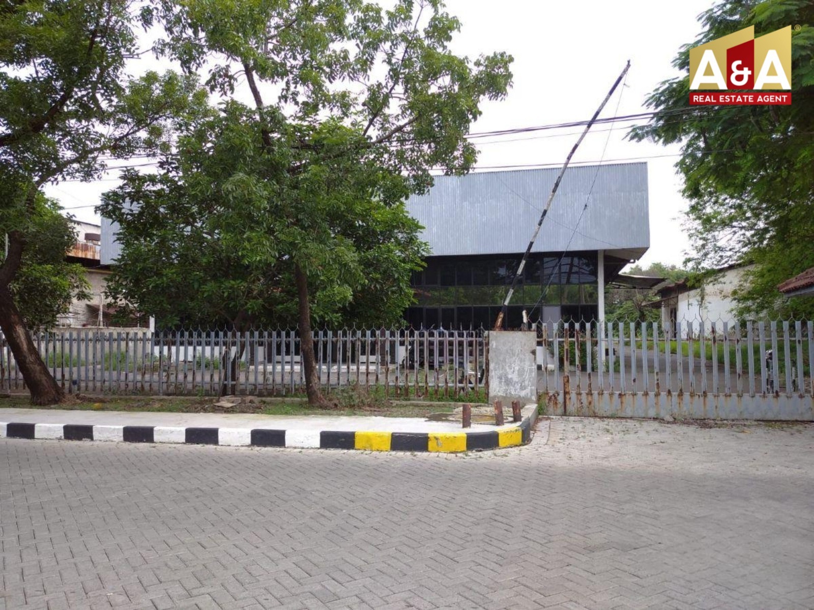 Dijual/disewakan Gedung Rungkut Industri Surabaya Selatan - Image 1