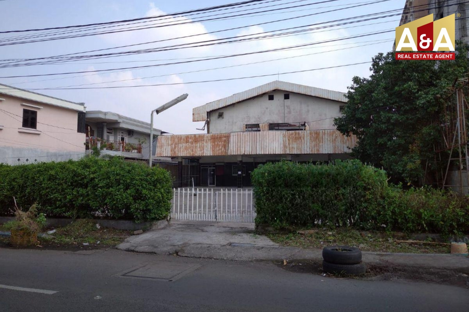 Dijual Gedung Bekas Bioskop Rungkut Menanggal Surabaya Timur - Image 1