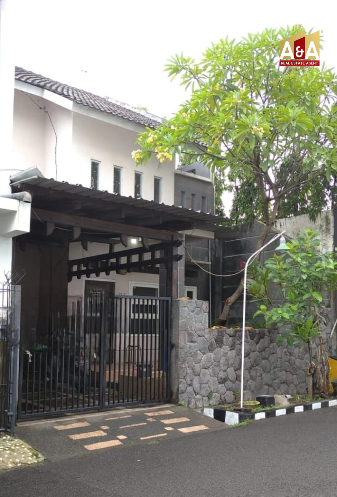 Dijual Rumah Perum Semolowaru Indah Surabaya Timur - Image 1