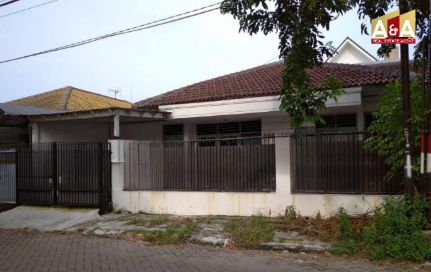Dijual/Disewakan Rumah Lokasi Strategis di Raya Darmo Harapan Indah Surabaya Barat - Image 1