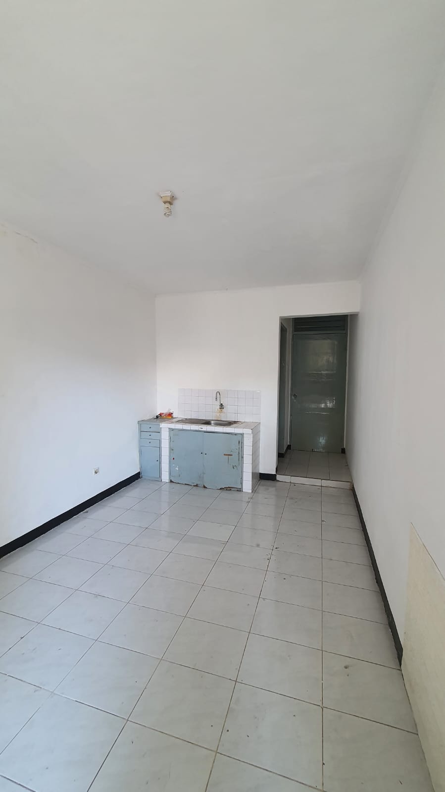 Dijual/Disewakan Rumah Lokasi Strategis di Raya Darmo Harapan Indah Surabaya Barat - Thumbnail 4