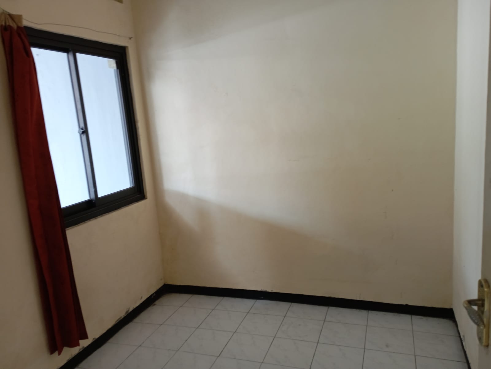 Dijual Rumah Bagus Strategis Park Royal Regency Sidoarjo - Thumbnail 4