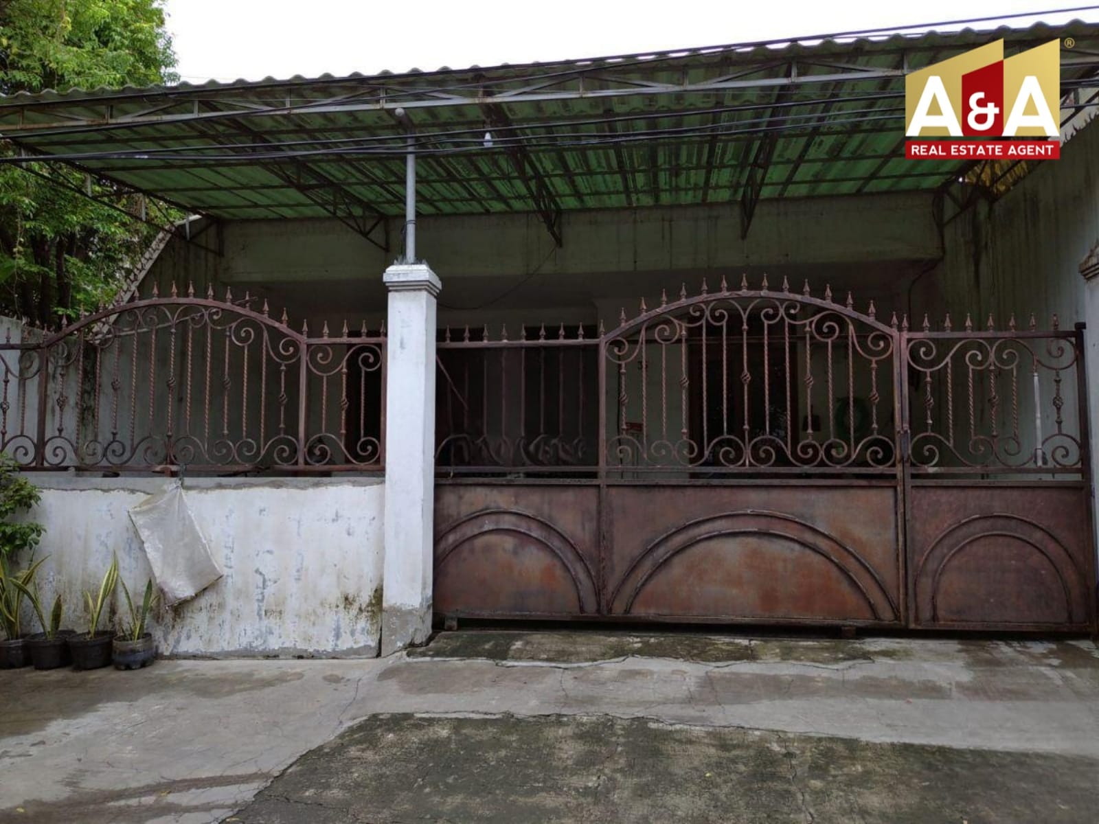 Dijual Rumah Lokasi Strategis di Pucang Sawit Surabaya Timur - Image 1