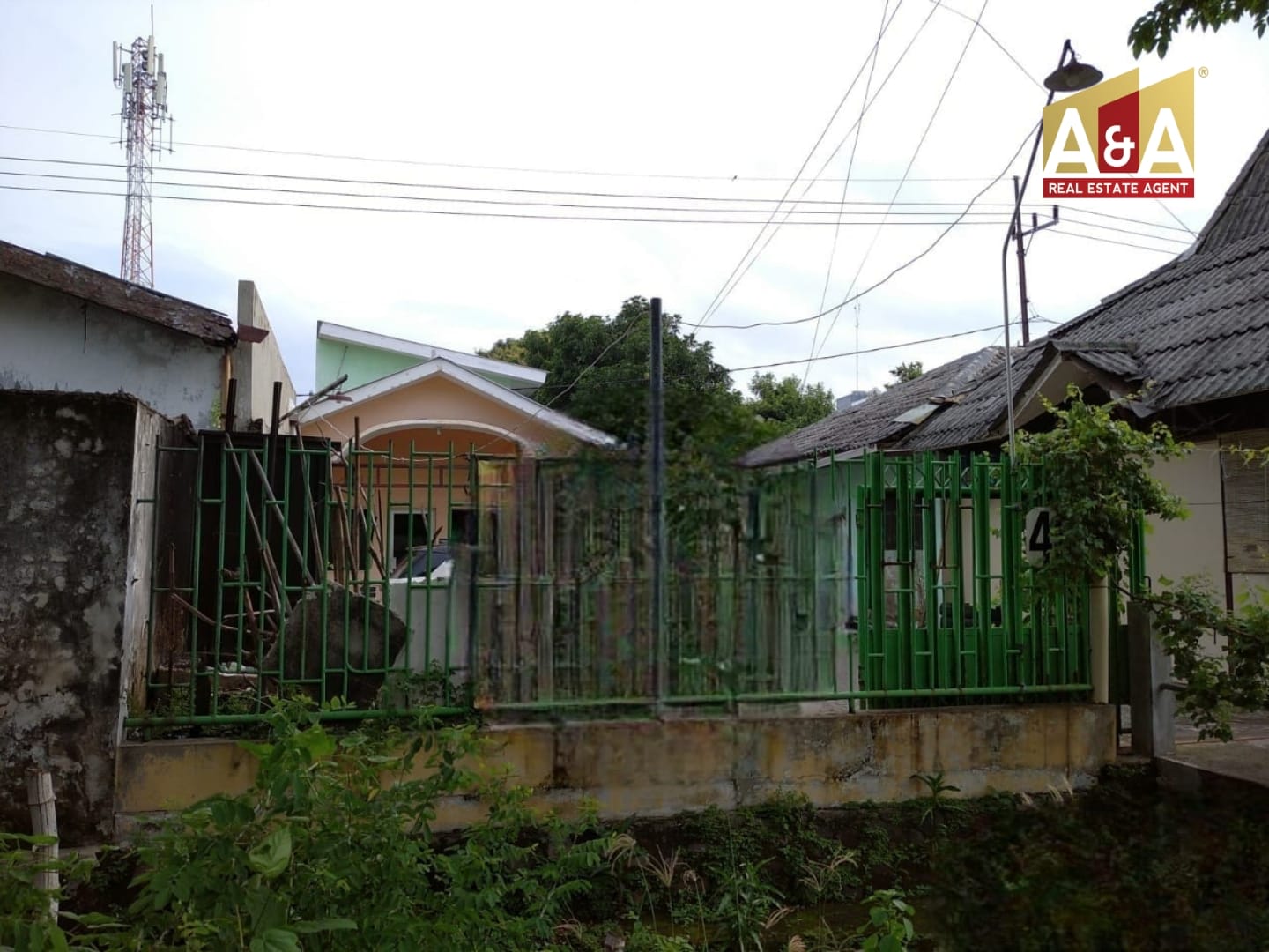 Dijual Rumah Bagus Terawat di Arief Rahman Hakim Surabaya Timur - Image 1