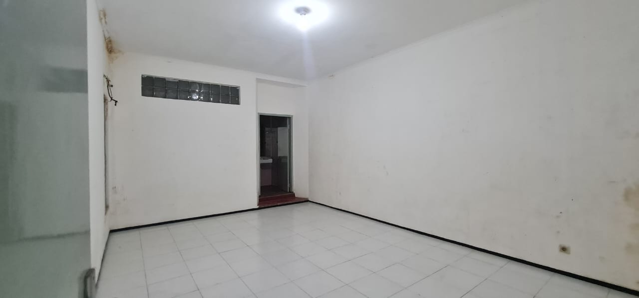 Dijual/Disewakan Rumah Strategis Raya Darmo Harapan Indah Wilayah Surabaya Barat - Thumbnail 2