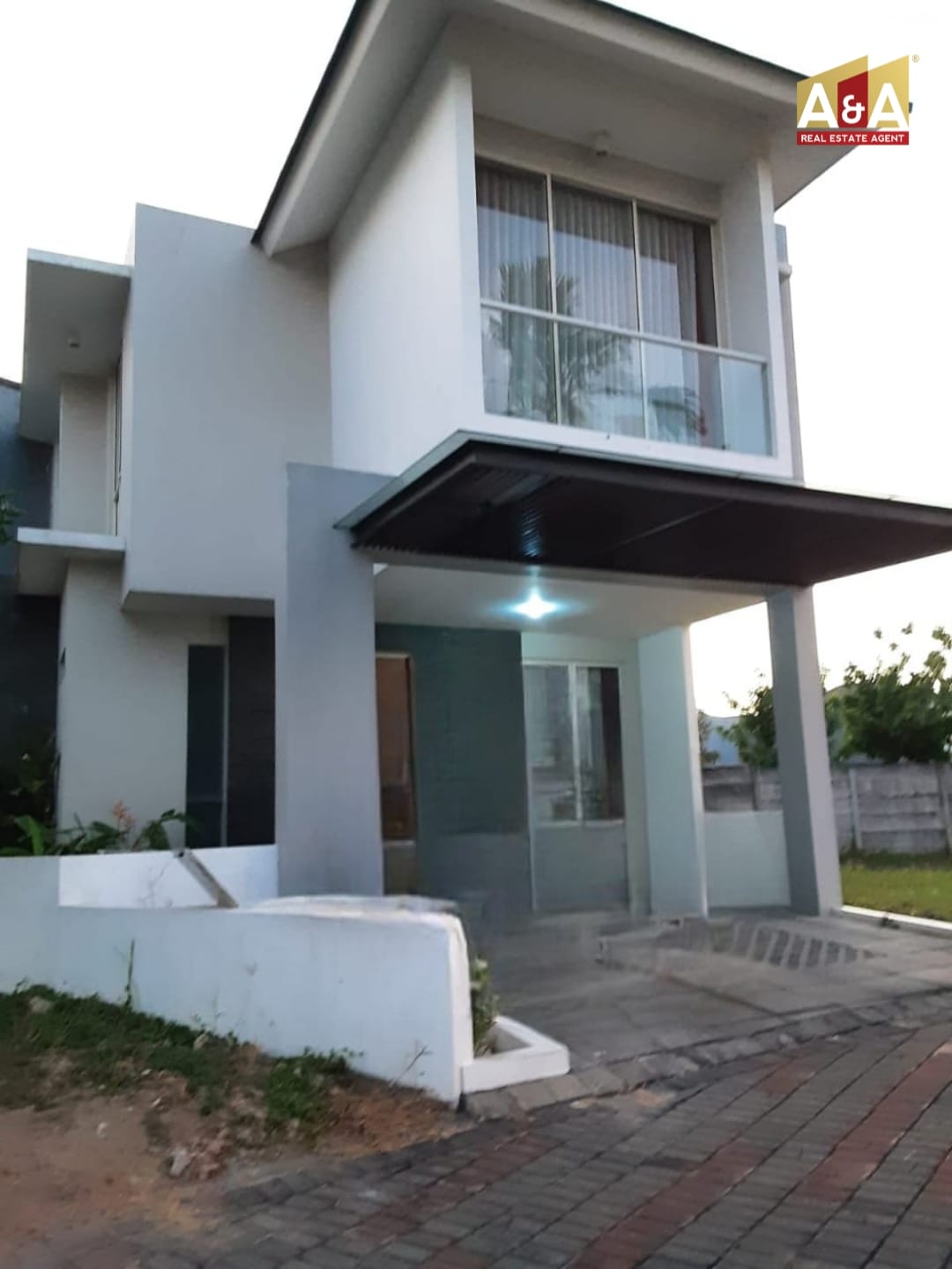 Dijual/Disewakan Royal Residence Green wich Paddington Town House Surabaya Barat - Image 1