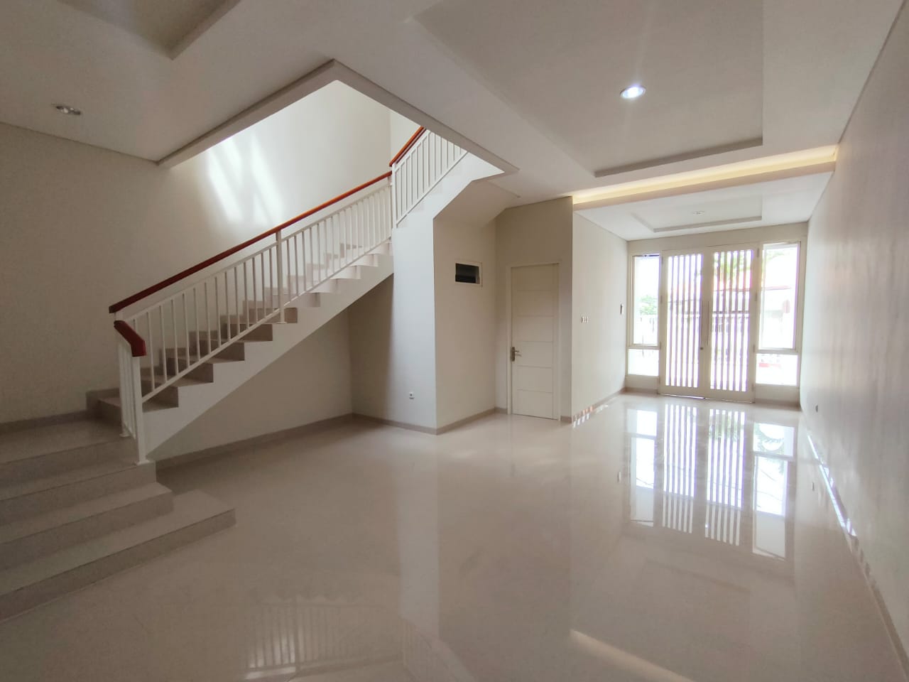 Dijual Rumah Strategis Wilayah Surabaya Timur - Image 1