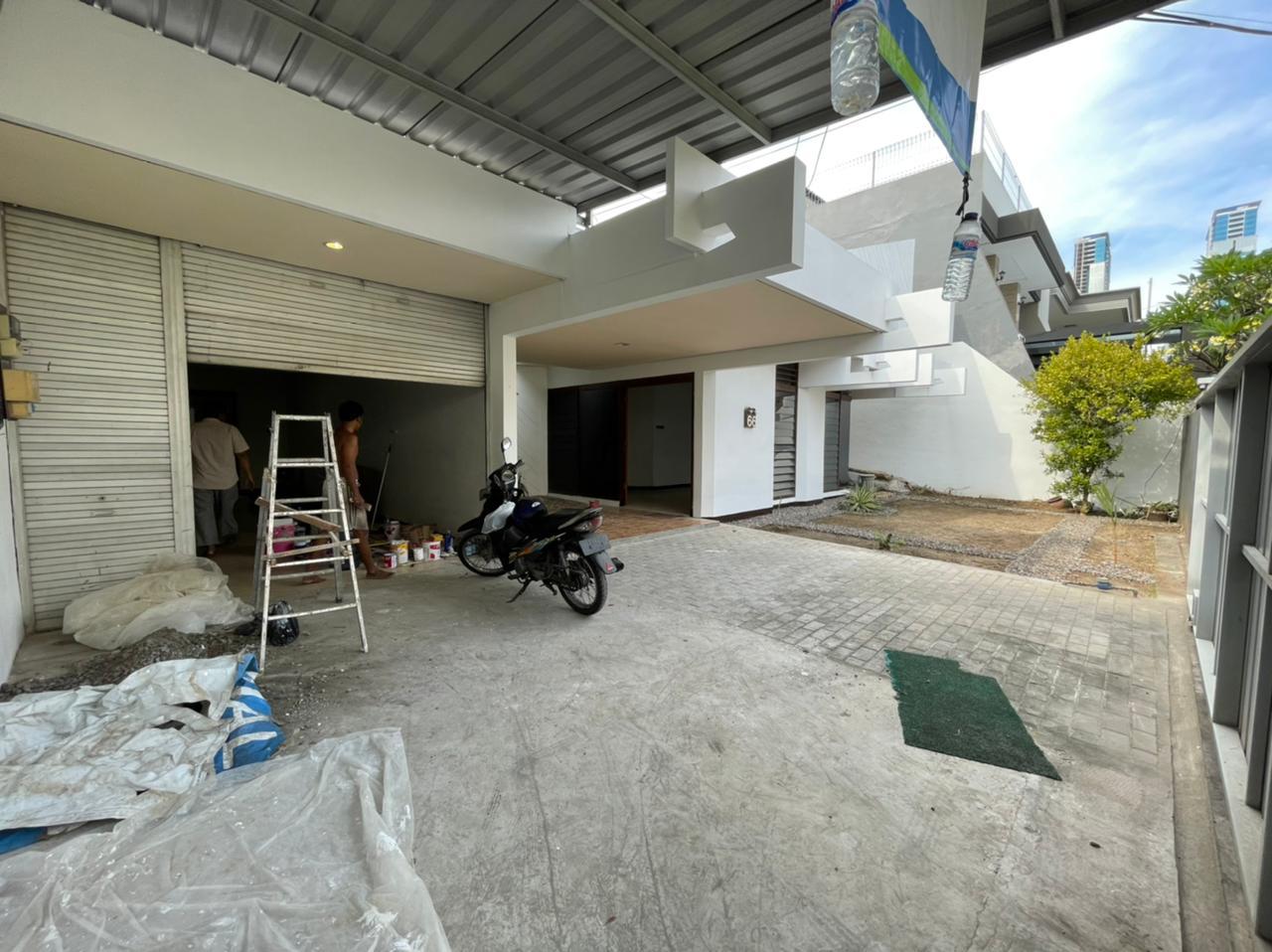 Dijual Rumah Mewah Strategis Wilayah Dharmahusada Surabaya Timur - Thumbnail 4