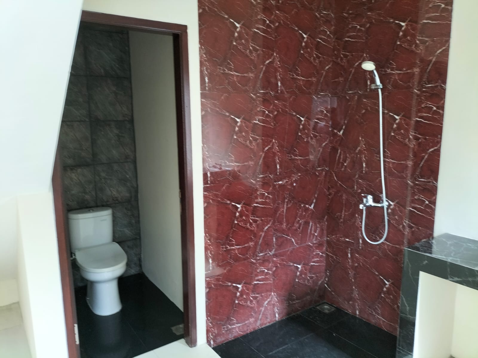 Dijual Cepat Rumah Bagus Hook Siap Huni Griya Babatan Mukti Wilayah Surabaya Selatan - Thumbnail 2