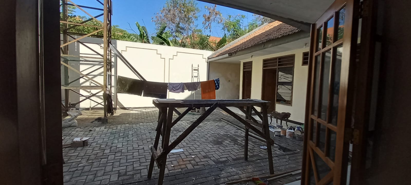 Disewakan Rumah Strategis Wilayah Surabaya Selatan - Thumbnail 2