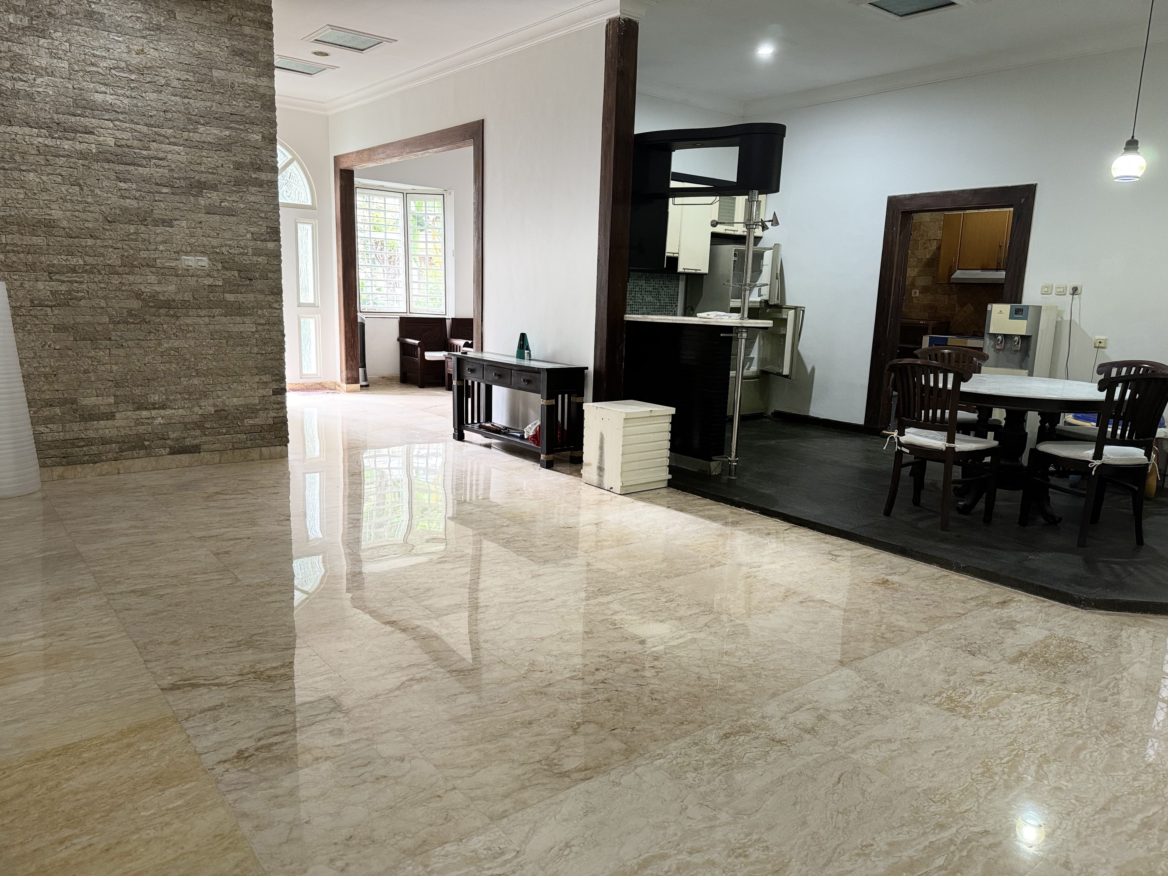 Dijual Rumah Bagus di Pakuwon City San Diego Surabaya Timur - Thumbnail 3