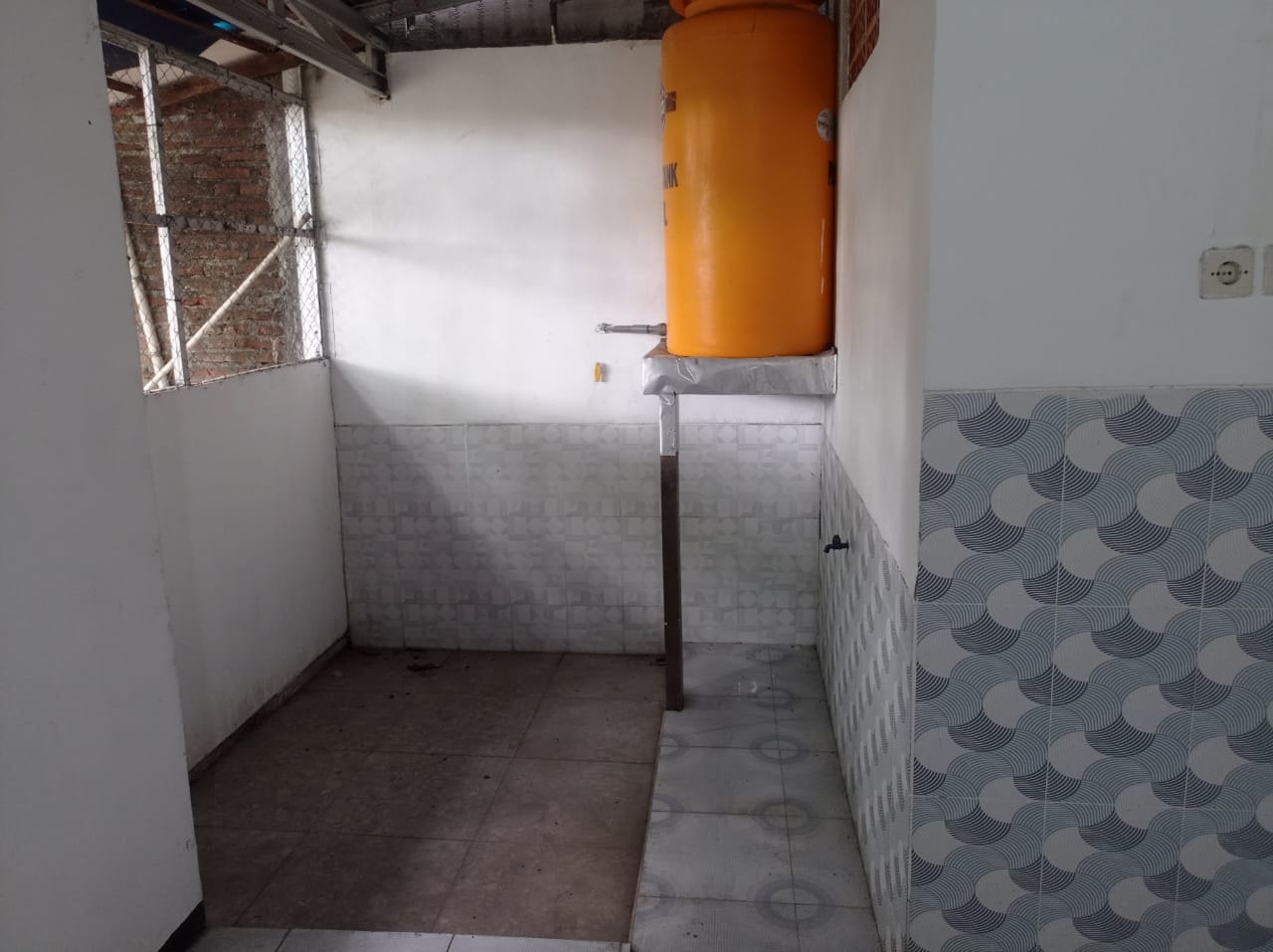 Dijual Rumah Nyaman Strategis Manukan Tirto Wilayah Surabaya Barat - Thumbnail 2