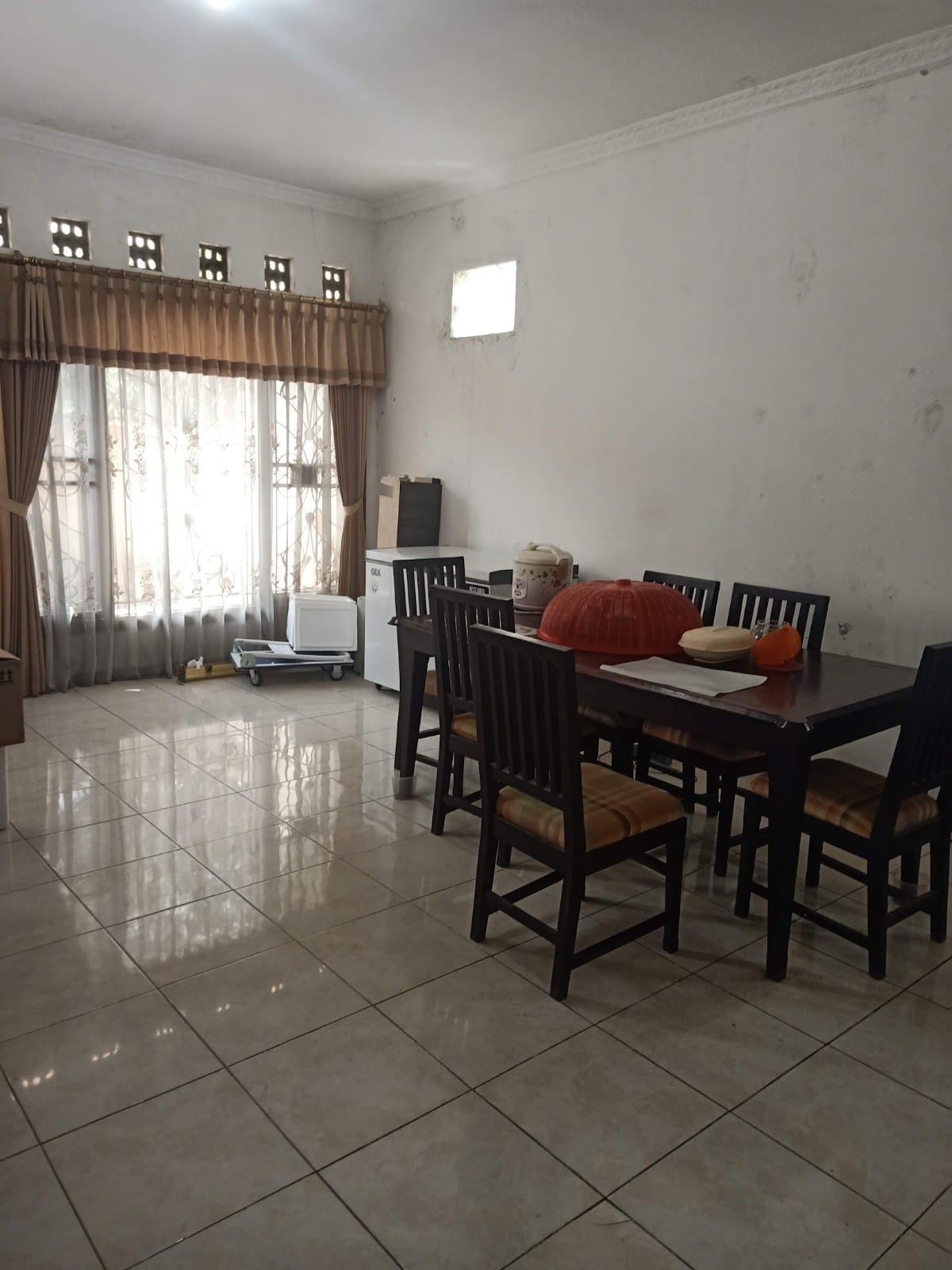 Dijual Rumah Besar Permata Safira Wiyung Surabaya Barat dekat Pakuwon indah - Thumbnail 3