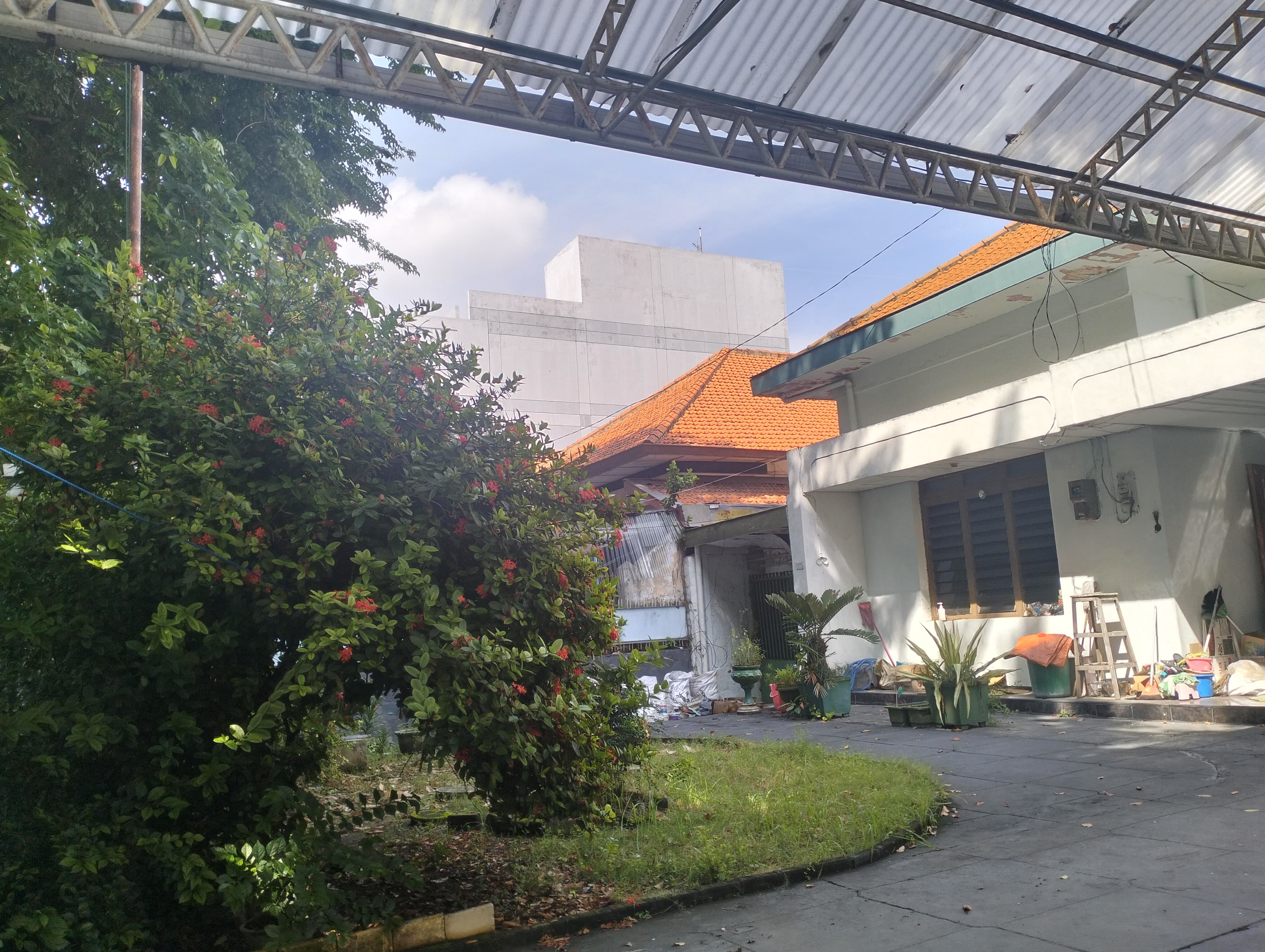 Dijual Rumah Mewah Jl Slamet Surabaya Timur - Image 1