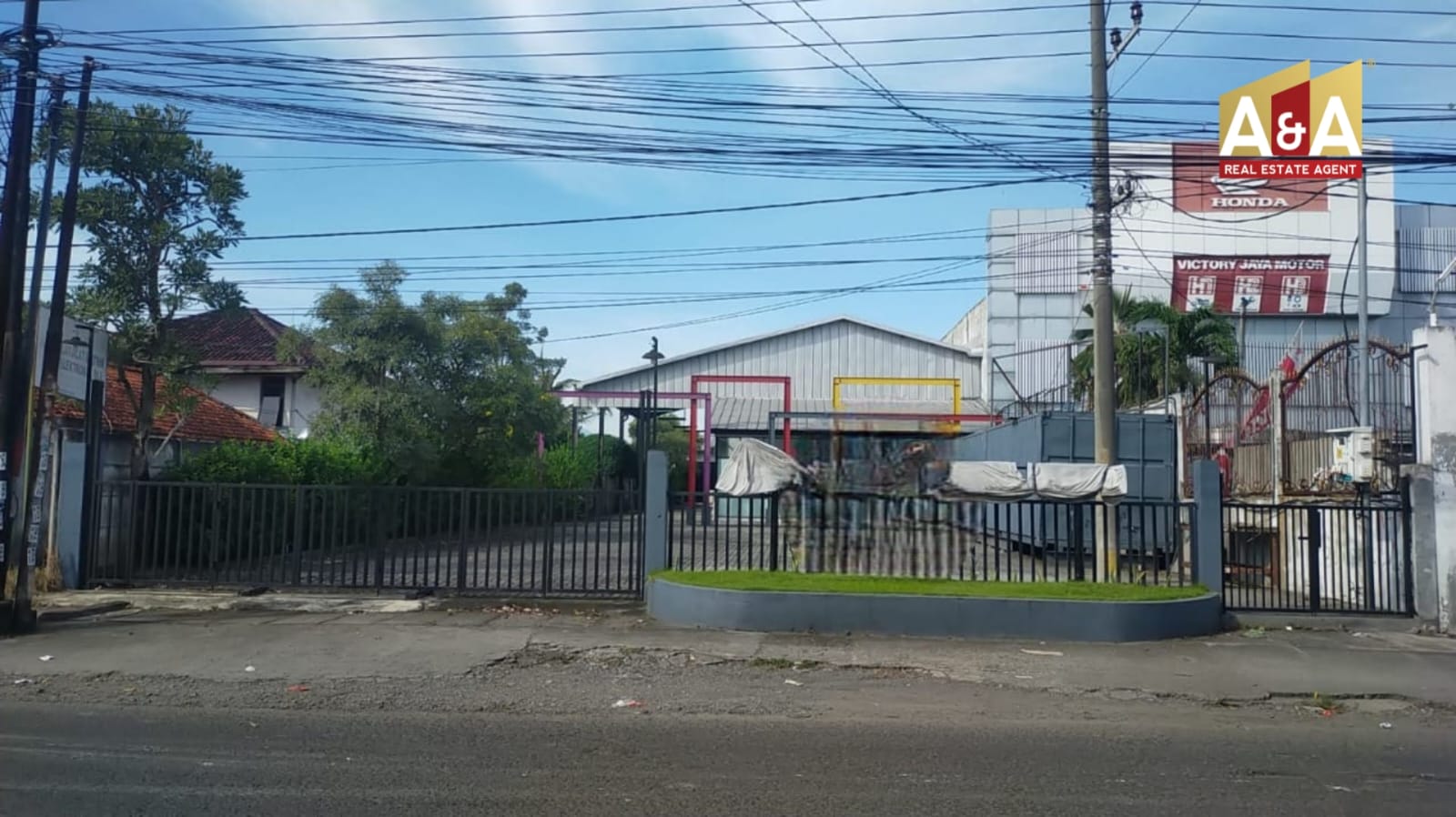 Disewakan Rumah Usaha Lokasi Strategis di Gresik Raya Sidowungu Menganti - Image 1