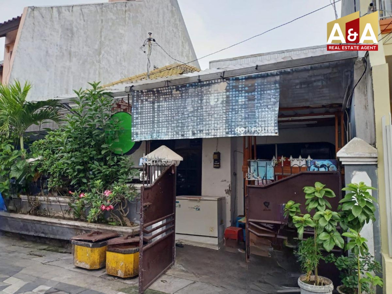 Dijual Cepat Rumah Bagus Terawat di Gubeng Kertajaya Wilayah Surabaya Timur - Image 1