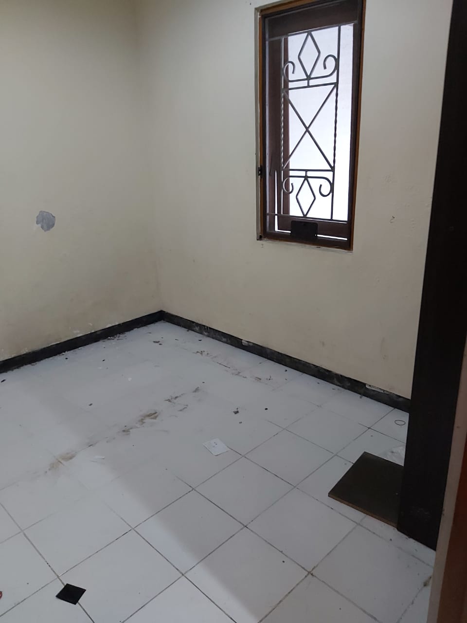 Dijual Rumah Nyaman dengan Harga Terjangkau di Babatan Pratama Surabaya Barat - Thumbnail 2