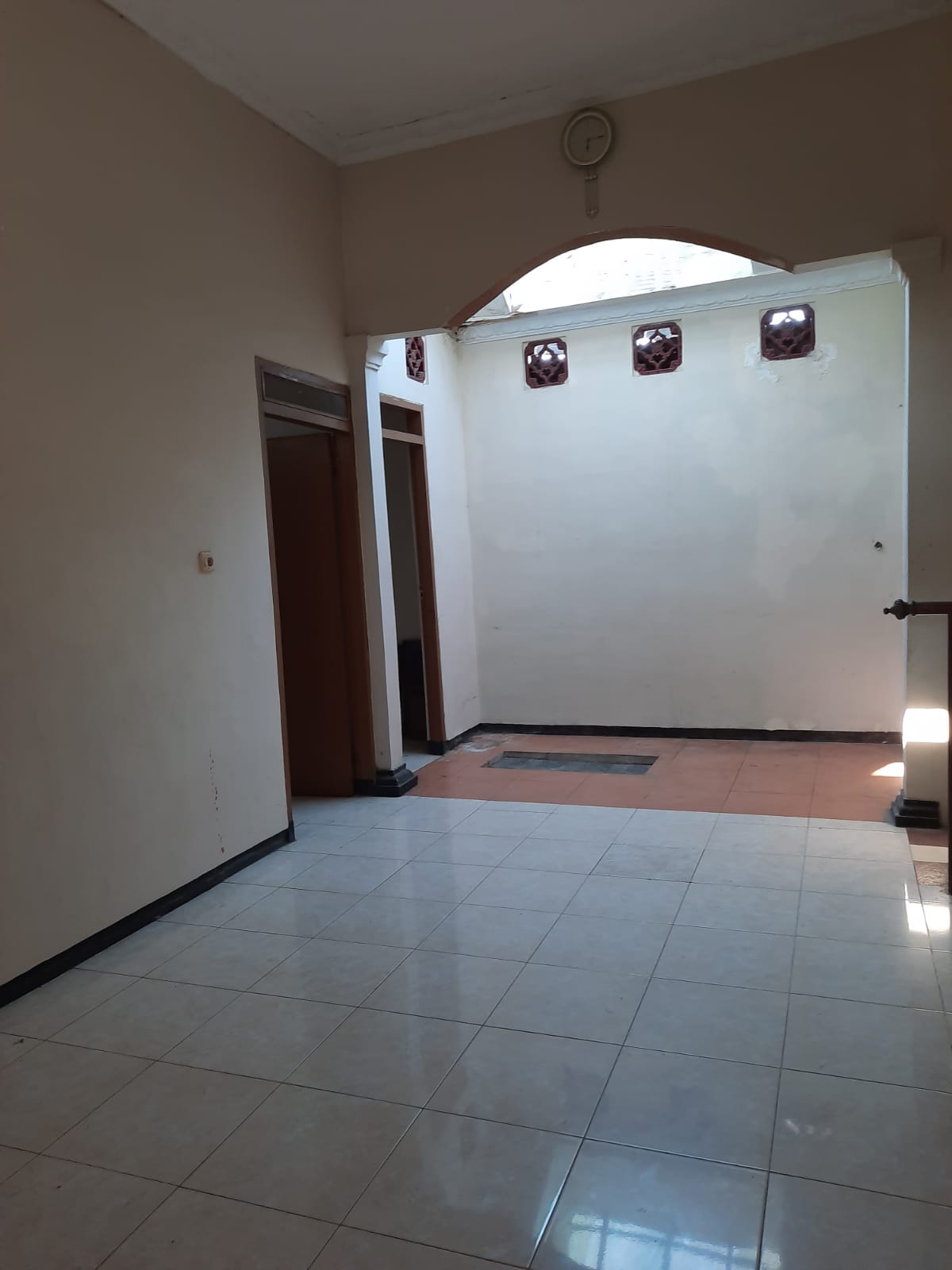 Dijual Rumah Bagus Nyaman Griya Kebraon Utara Wilayah Surabaya Barat - Image 1