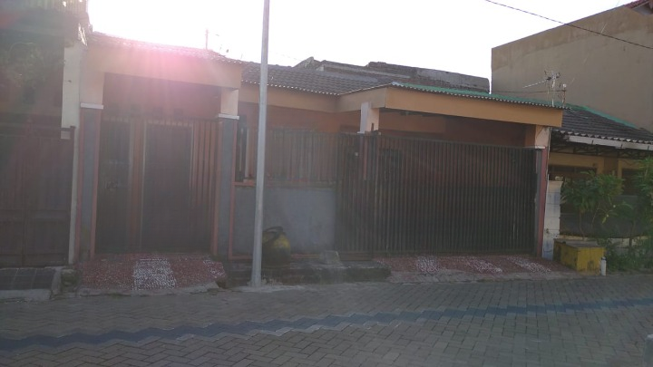 Dijual Cepat Rumah Murah Siap Huni Griya Kebraon Tengah Wilayah Surabaya Barat - Image 1