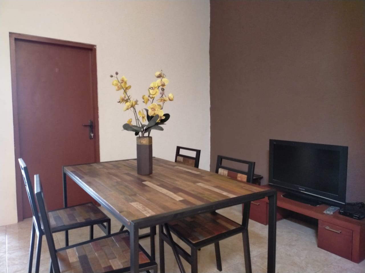 Dijual Rumah Kos Full Bangunan dan Full Penghuni di Perumahan Lembah Harapan, Surabaya Barat, dekat Kampus Unesa - Thumbnail 2