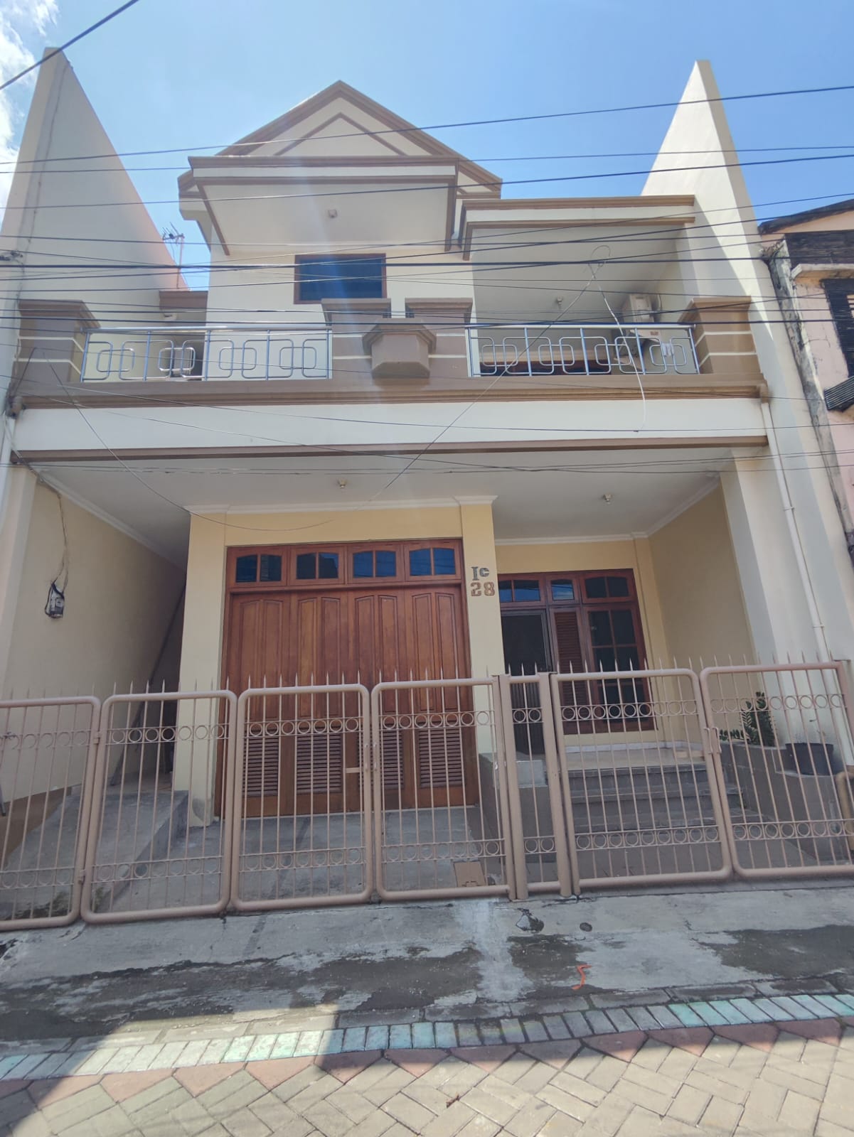 Dijual Rumah Usaha lokasi Strategis Bratang Gede Surabaya Timur - Image 1