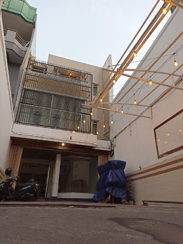 Dijual Rumah Mewah Area Pusat Kota Wilayah Surabaya - Image 1