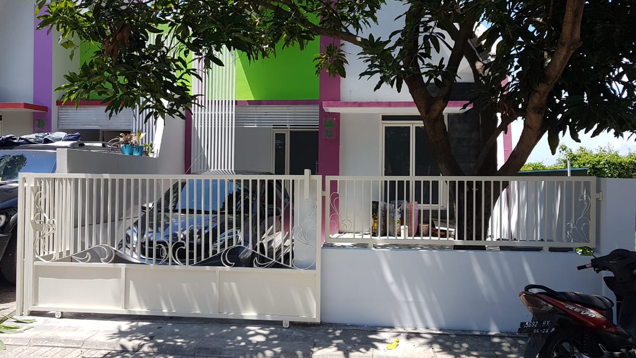 Dijual Rumah Siap Huni dan Strategis di Perum The Green Tamansari Sememi Raya Surabaya Barat - Image 1