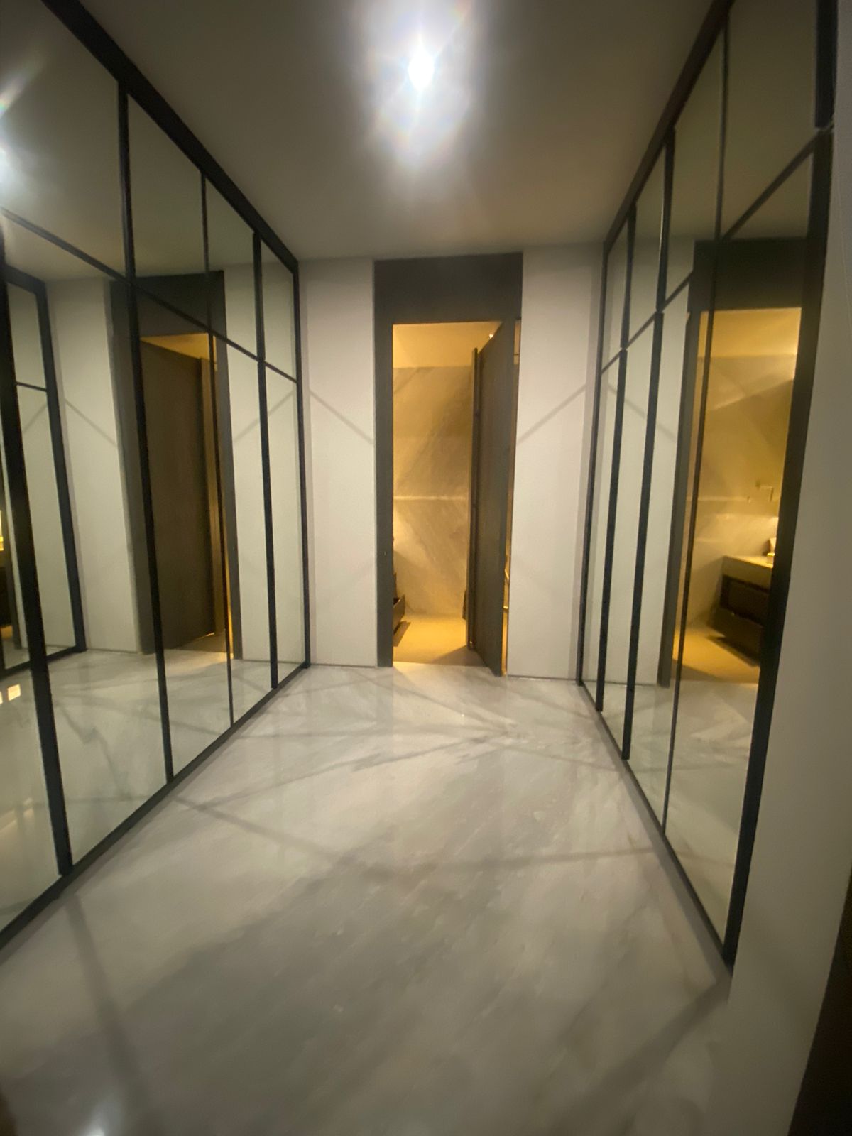 Dijual Rumah Mewah Hook di Wilayah Pakuwon Surabaya Barat - Thumbnail 2