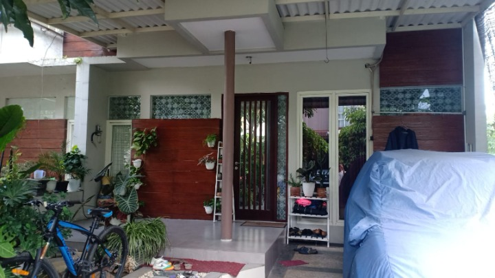 Dijual Rumah Keluarga Ideal: Dua Lantai dengan Fasilitas Terbaik di Safira Juanda Sidoarjo - Image 1